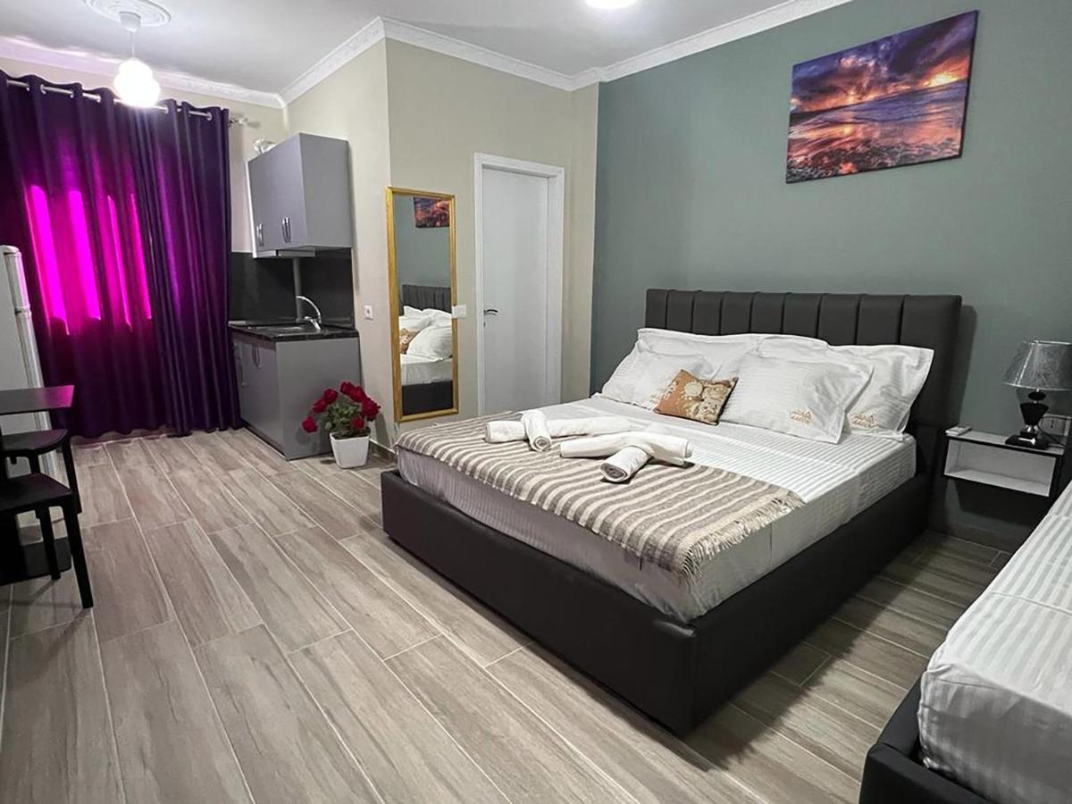 Vila Aaron Durrës Exteriör bild