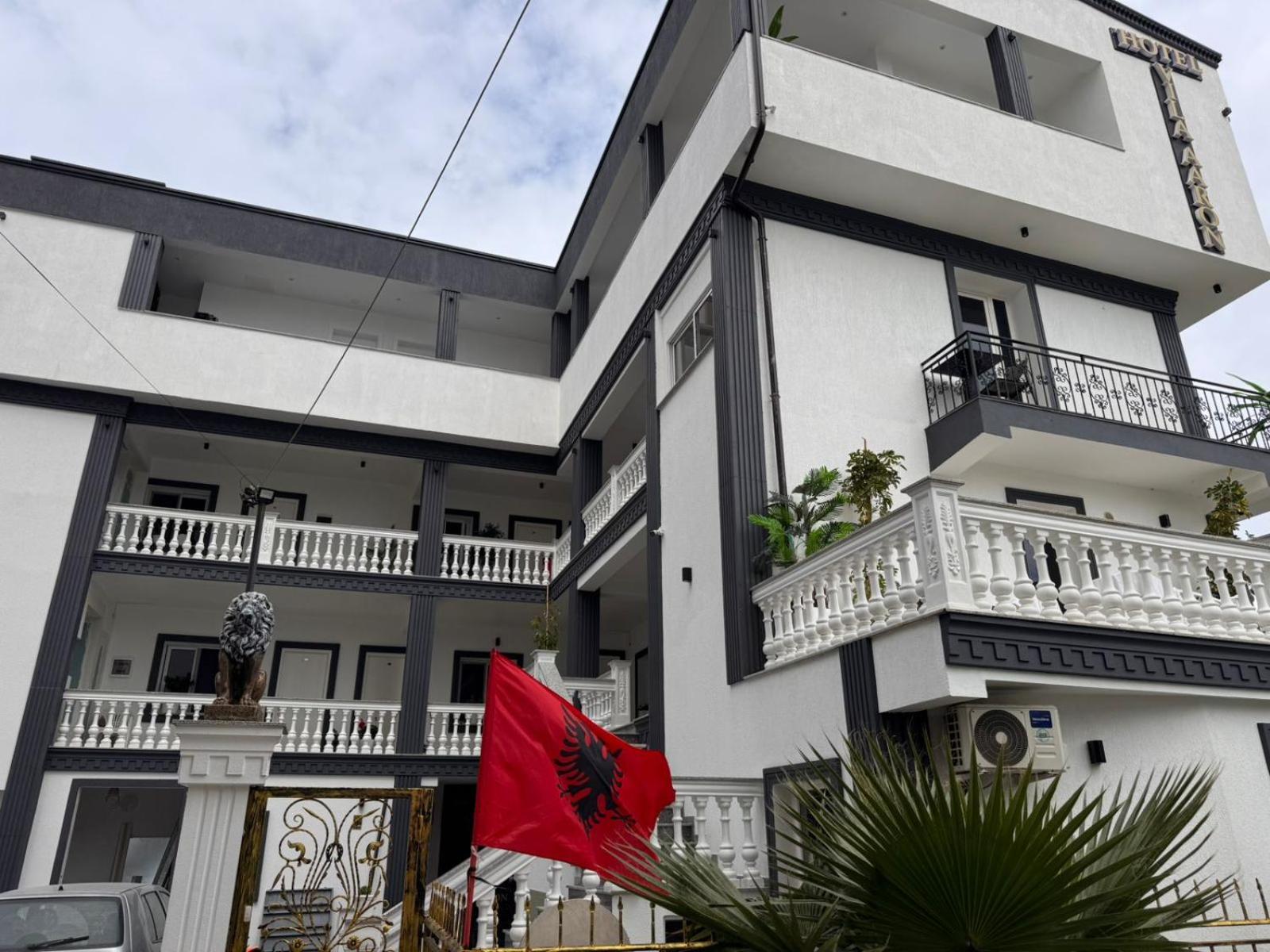 Vila Aaron Durrës Exteriör bild