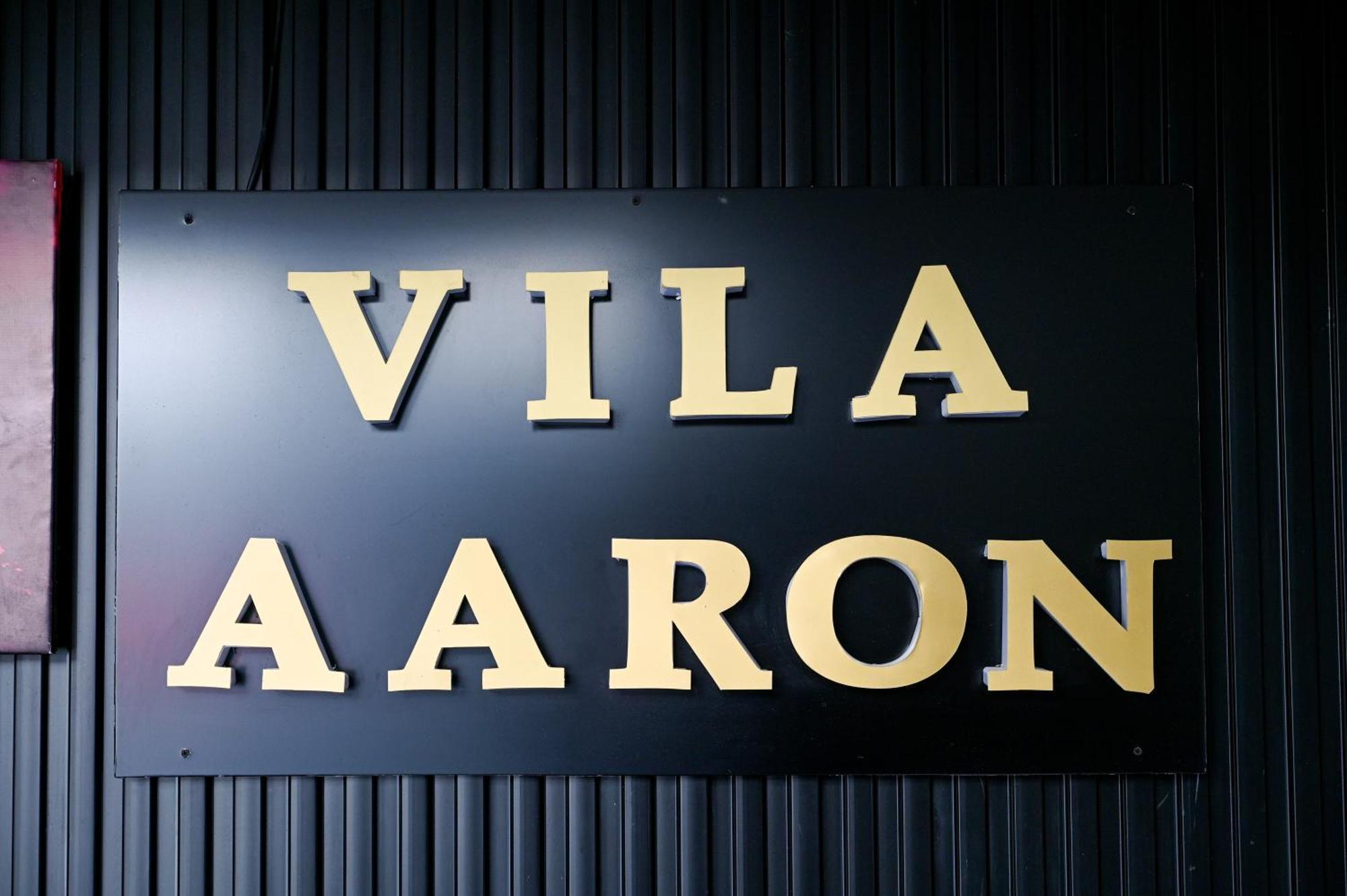 Vila Aaron Durrës Exteriör bild