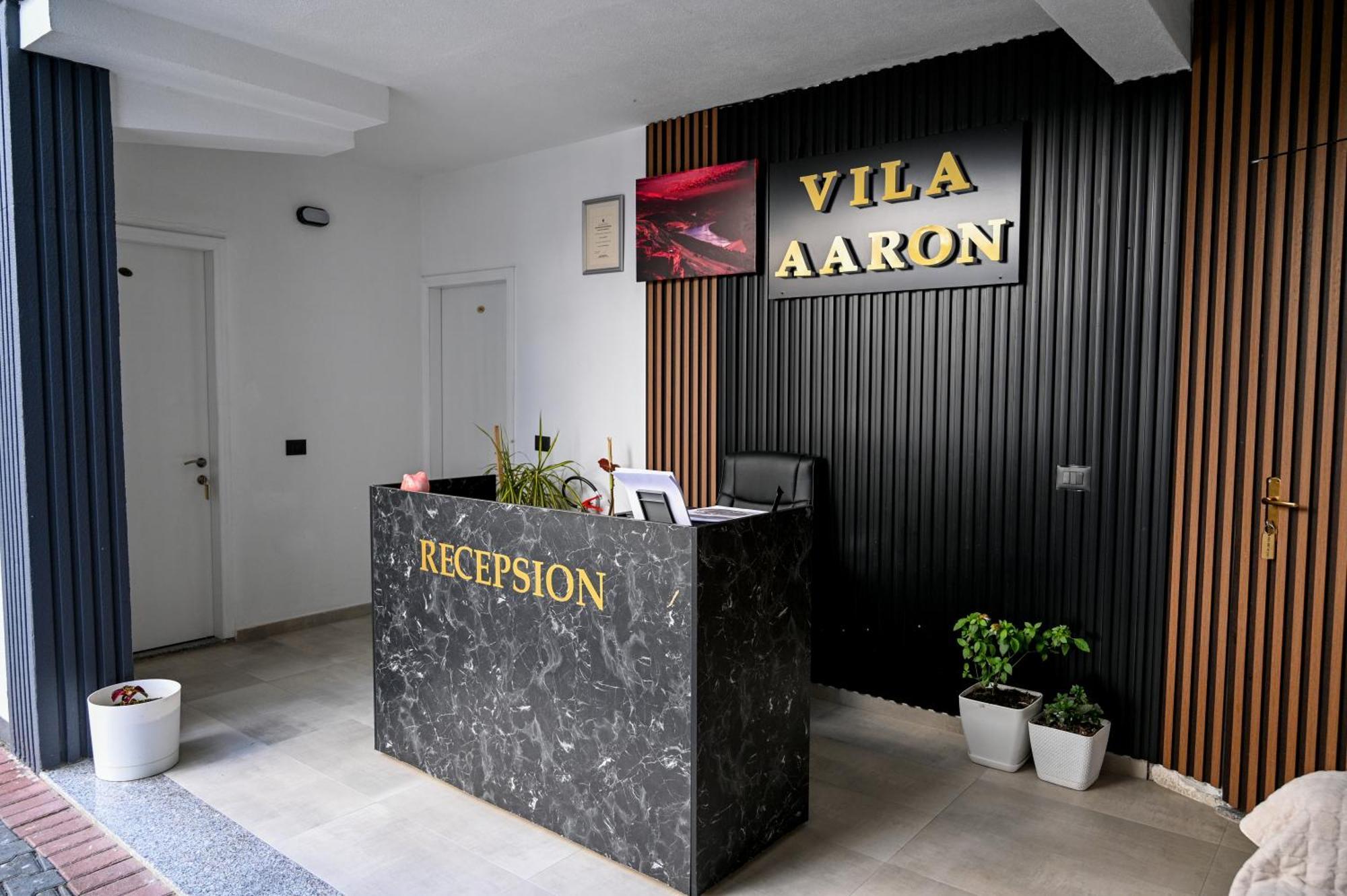 Vila Aaron Durrës Exteriör bild