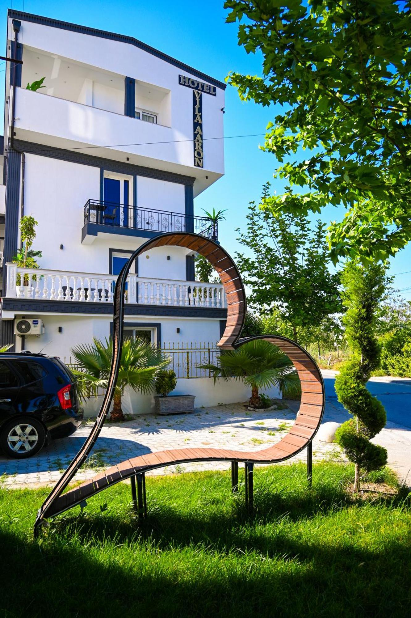 Vila Aaron Durrës Exteriör bild