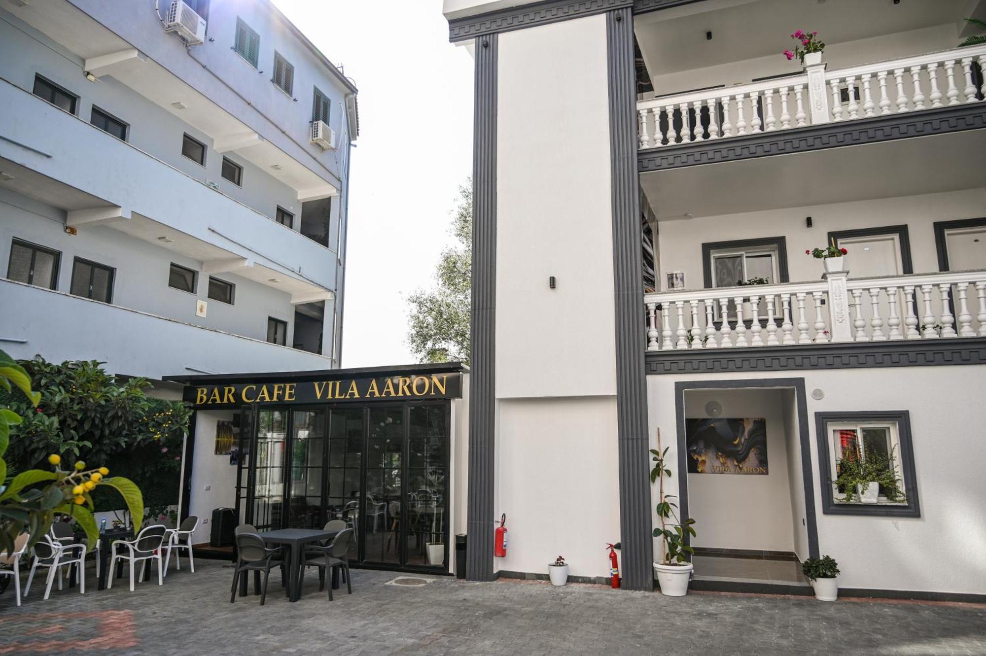 Vila Aaron Durrës Exteriör bild