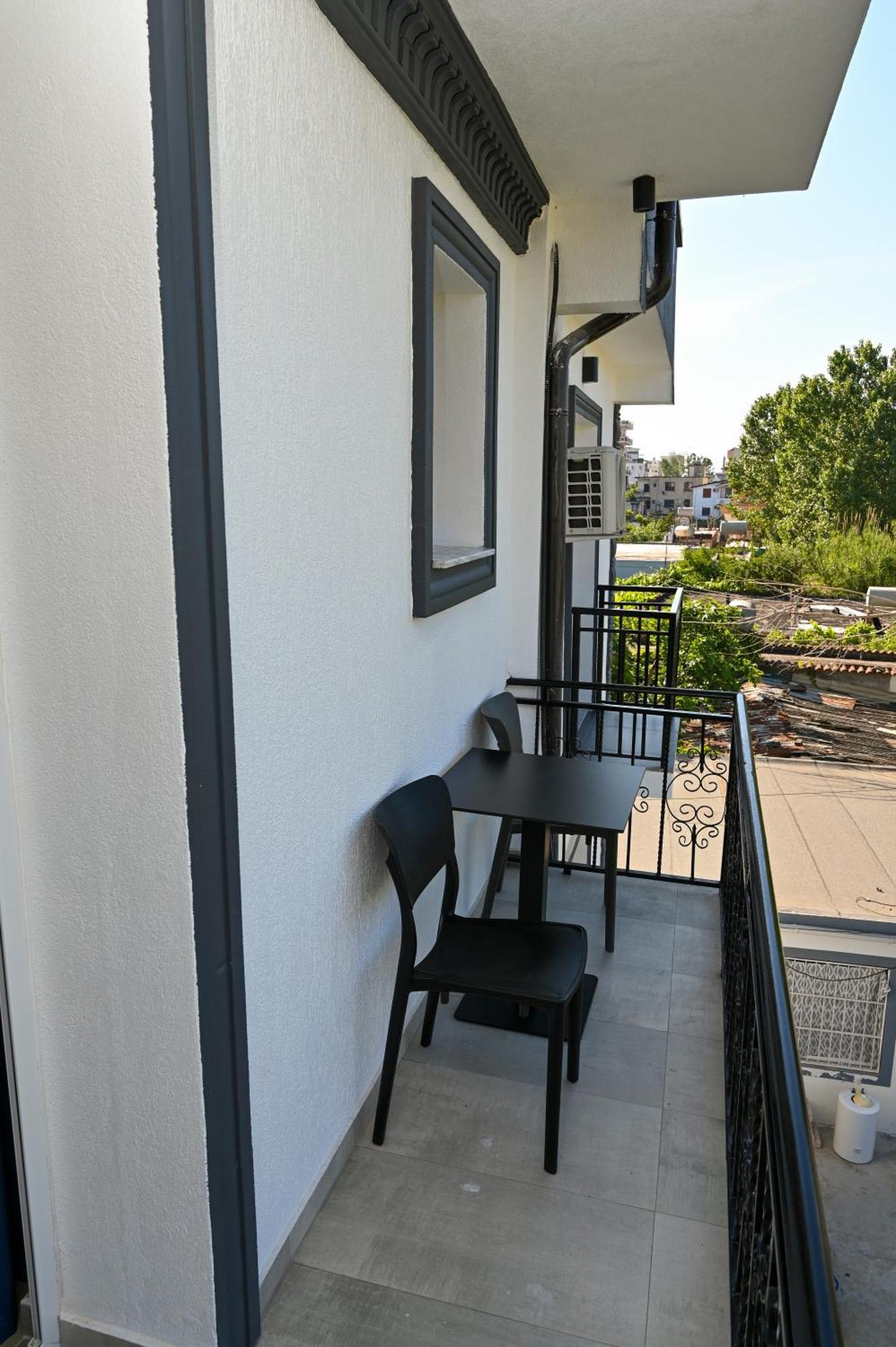 Vila Aaron Durrës Exteriör bild