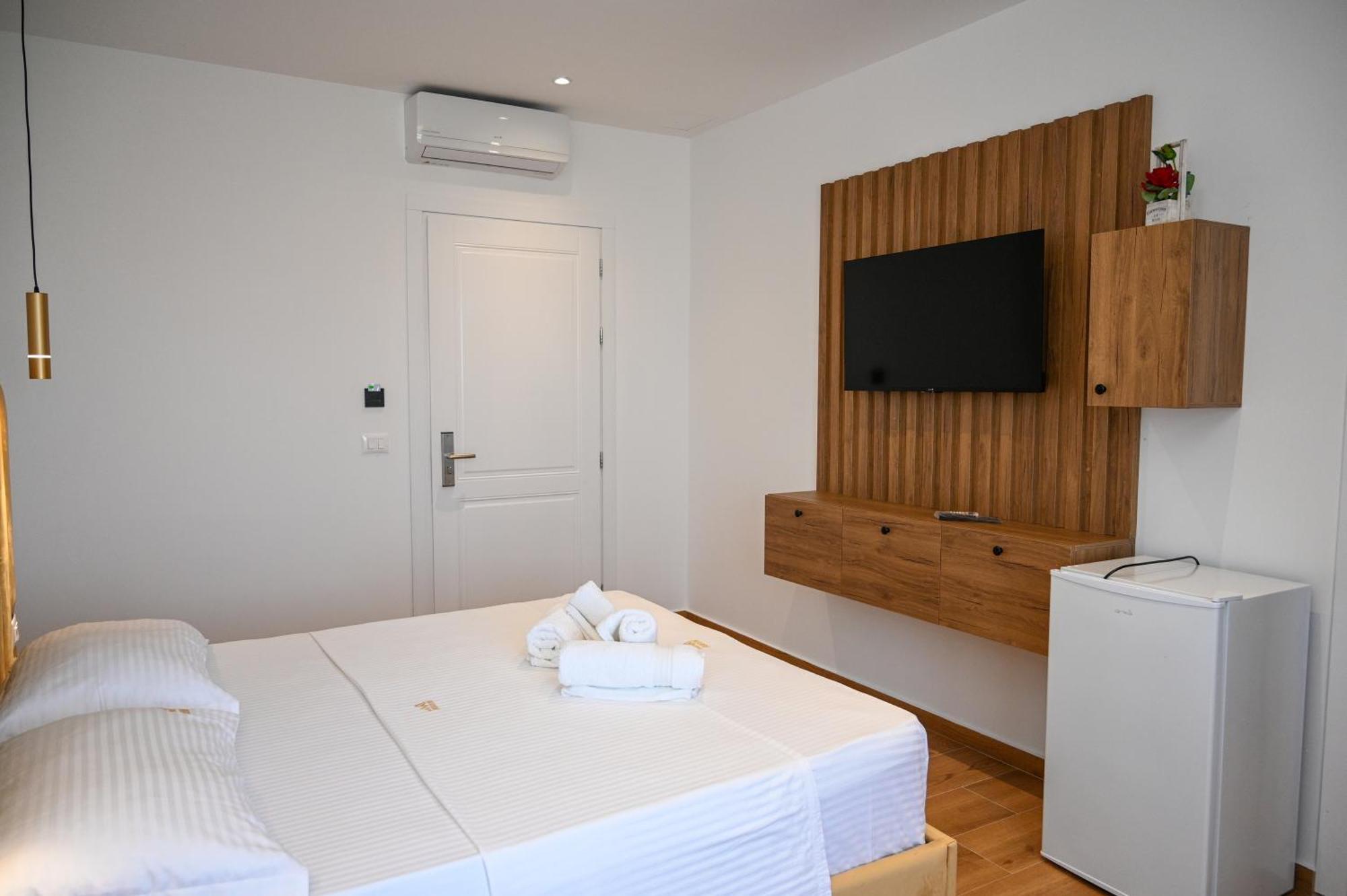 Vila Aaron Durrës Exteriör bild